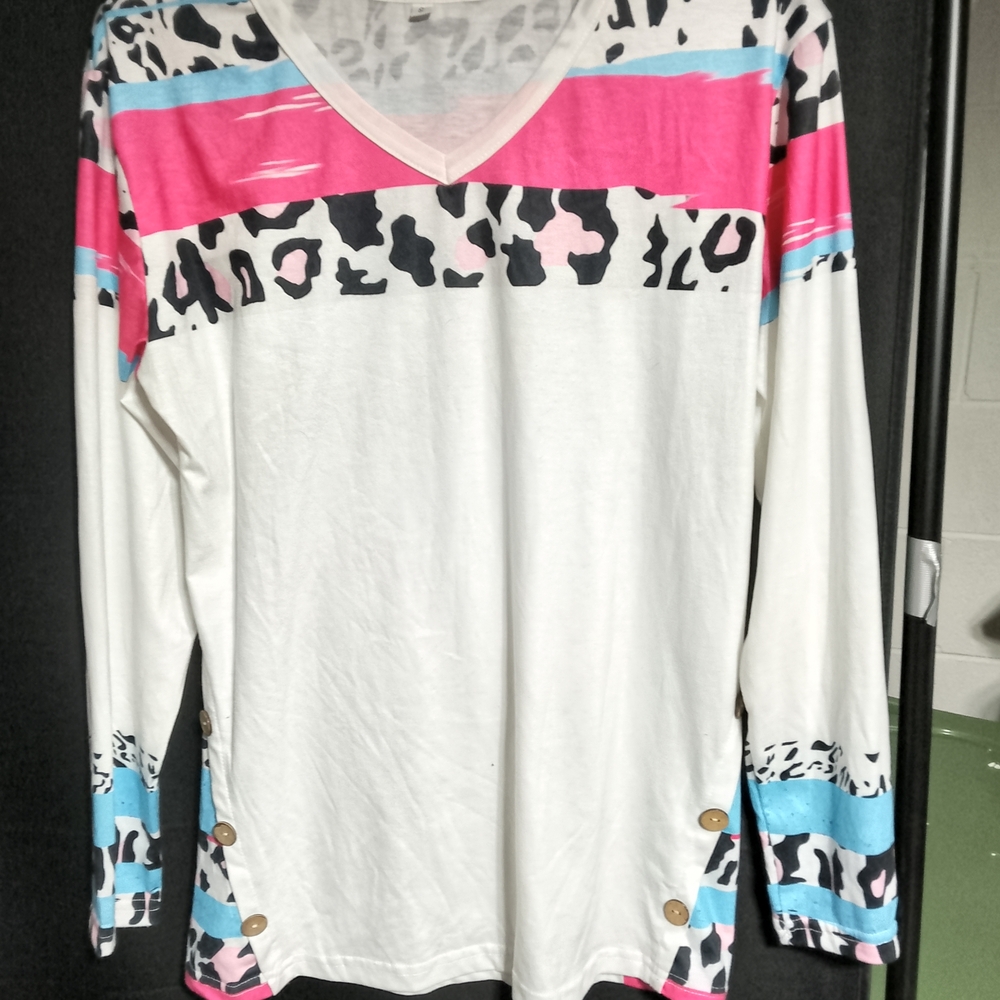 Women’s V-Neck Long Sleeve Colorblock Animal Print Top - Pink/Blue/White